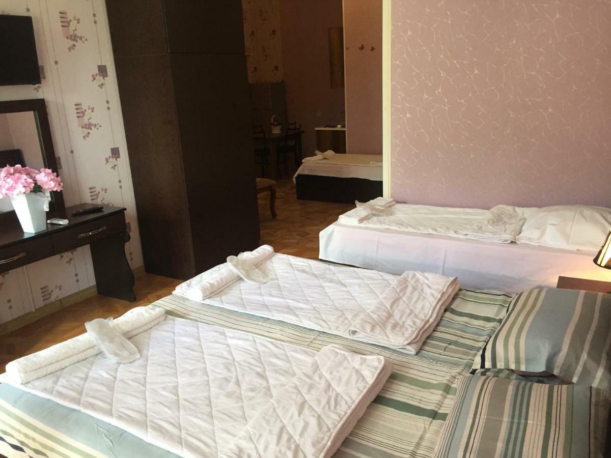 Отель Good Luck Кутаиси Экстерьер фото